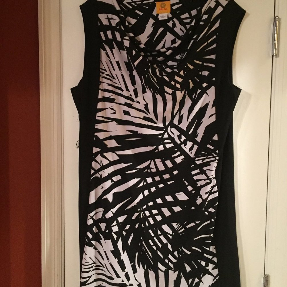 Black/white sleeveless dress size L